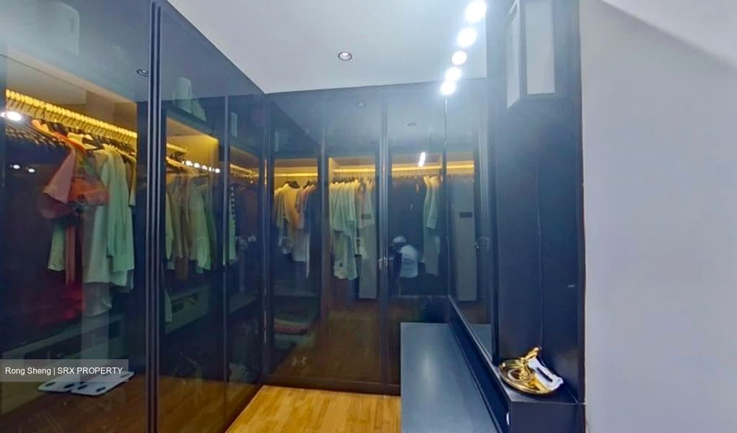 Blk 556 Jurong West Street 42 (Jurong West), HDB Executive #558408471
